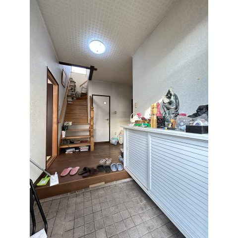 土地の資産価値が決め手の中古住宅／柏木町の玄関