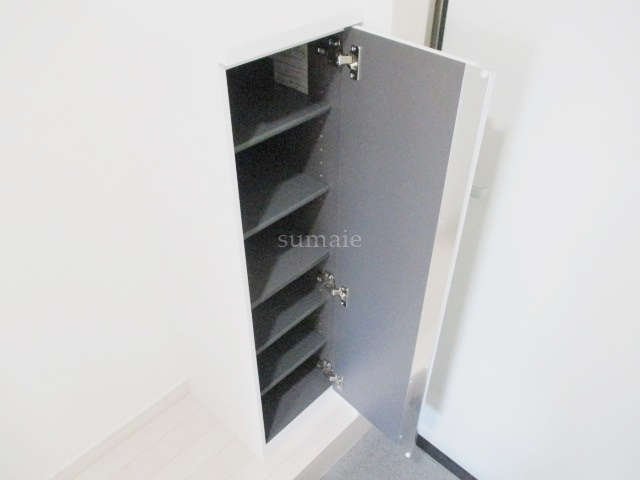 ノーザンロード志茂の収納|玄関横の収納です☆