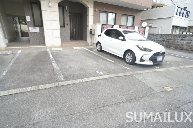 クラランス渡鹿Ⅱの駐車場