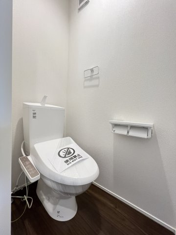碧南市坂口町2丁目1期　新築戸建＜2号棟＞のトイレ|トイレが2ヶ所にあるので複数人でも快適に暮らせます