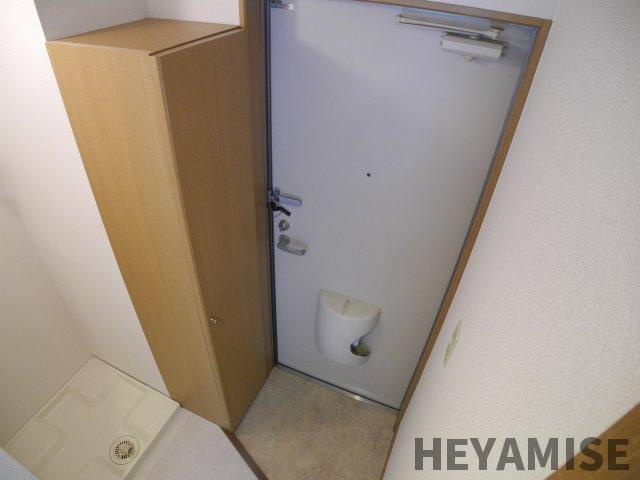 MODERN西山の玄関|※反転間取りのお部屋の画像です※現況を優先します