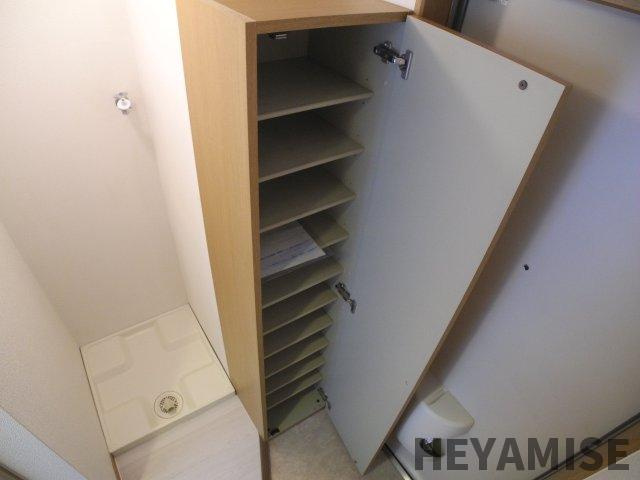 MODERN西山の玄関|※反転間取りのお部屋の画像です※現況を優先します