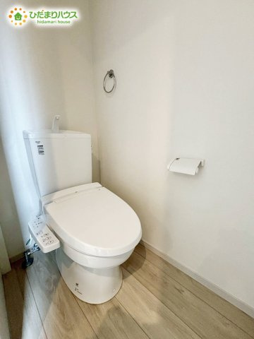 野田市山崎24期　新築戸建　1号棟のトイレ|1・2階にトイレあり。階段を降りなくてもいいので、高齢者の方も優しい☆彡