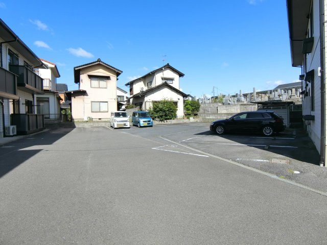 レインボーハイツB棟の駐車場