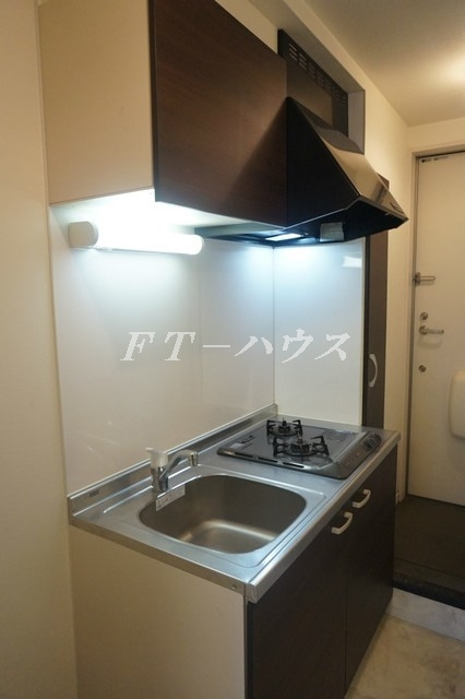 千葉市花見川区幕張町３丁目のアパートのキッチン