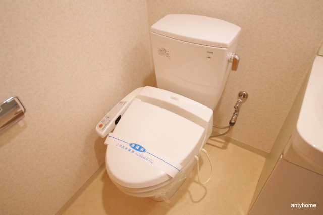 ルクレ京橋　仲介手数料無料のトイレ