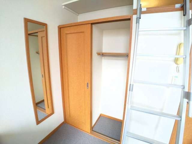 レオパレスＦｌｏｗｅｒＨｉｌｌの内装|豊富な収納スペース