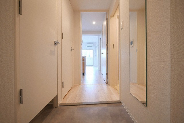 大阪市中央区博労町１丁目の賃貸マンションの玄関