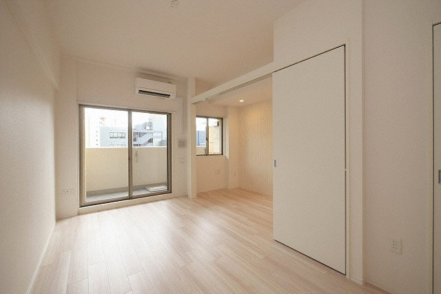 大阪市中央区博労町１丁目の賃貸マンションの居間・リビング