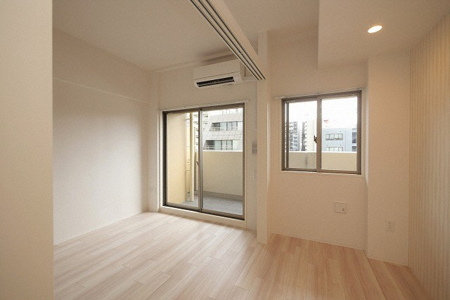 大阪市中央区博労町１丁目の賃貸マンションの居間・リビング