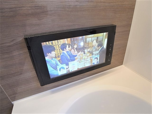 中路ビルのその他|浴室には嬉しいTV付き、長湯も楽しめます