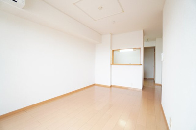 【居間・リビング】 | フォレストタウンⅡ | ※同物件・同タイプの写真です。