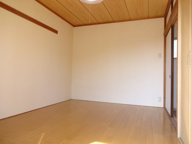 アイビス土合タウンの洋室