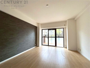 寝室…リラックスできるプライベート空間で、快適な睡眠をサポート。個人の好みに合わせたインテリアや寝具で心地良さを追求。プライベートな時間を過ごし、リフレッシュする場所におすすめです。