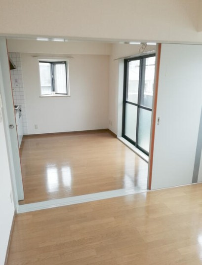 フローラ若宮の居間・リビング