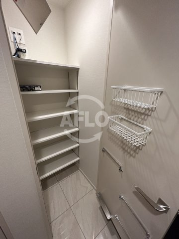 ファインレジデンス福島海老江（海老江西小学校区）の玄関|ファインレジデンス福島海老江（海老江西小学校区）シューズインクローゼット