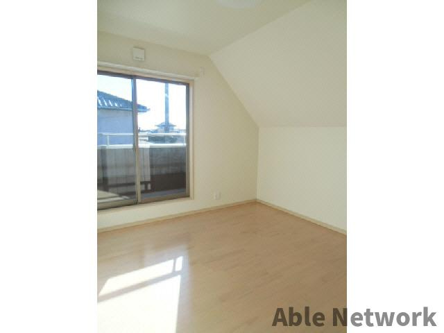 アイビス深芝の洋室|洋室７帖（2F)