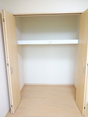 アイビス深芝の収納|2F：6帖収納