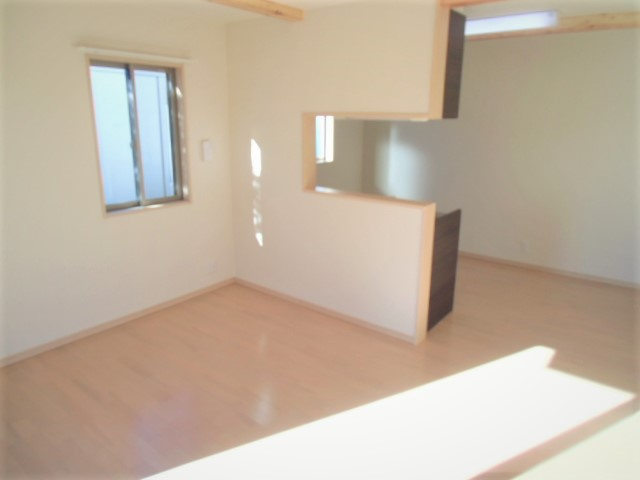 アイビス深芝の居間・リビング|ＬＤＫ12帖