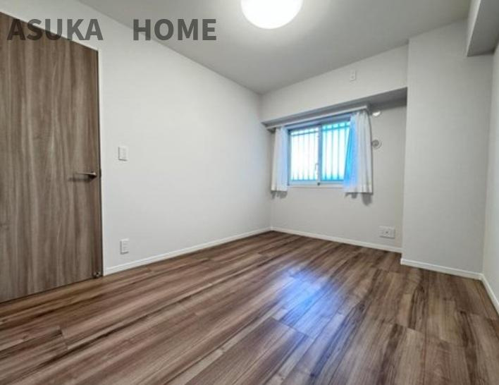 ハイセレサ菊名アルティールの洋室|広い子供部屋にも使えるので本棚なども充分置けそうですね。