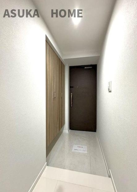 ハイセレサ菊名アルティールの玄関|散らかりがちな玄関もスッキリのたっぷり玄関収納付でいつでも来客を迎えられそうですね。