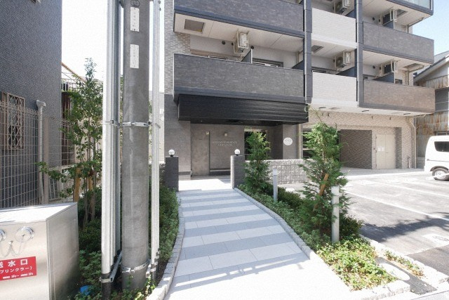 大阪市東成区大今里南１丁目の賃貸マンションのエントランス