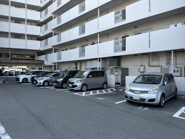 シーサイドパレス明石錦明館の駐車場