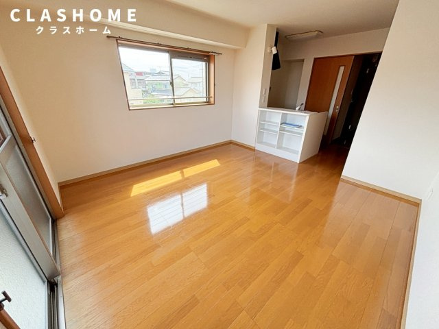 Lapis I　　刈谷市近郊の賃貸はクラスホームの居間・リビング|同物件の別部屋になります。