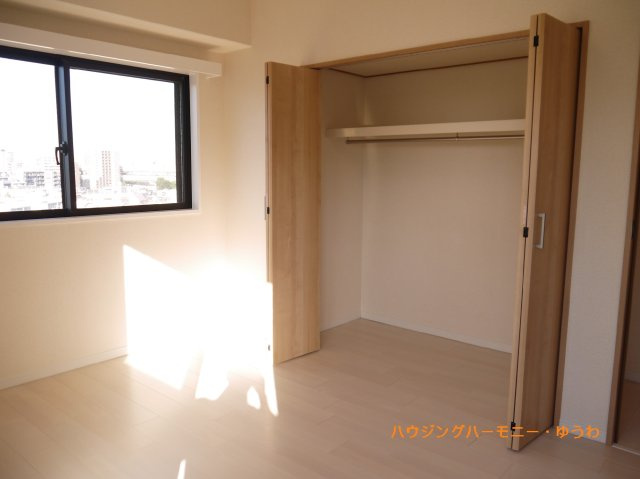 【収納】 | サンライズ大山マンション | 2016年入居前画像です。大容量のクローゼットになります。