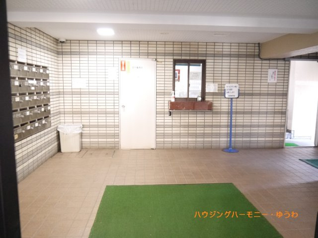 【エントランス】 | サンライズ大山マンション | 清潔感と歓迎感があるエントランスホールとなります。