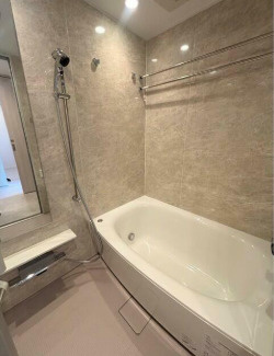 【浴室】 | ブランズ西荻南三丁目 | 追い焚き機能、浴室乾燥機付きバス。