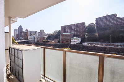 【バルコニー】 | ローズハイツ宝塚 | 明るい南西向きのバルコニー