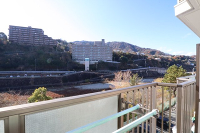 【バルコニー】 | ローズハイツ宝塚 | 眺望・日当たり良好なお部屋♪
武庫川に面しています