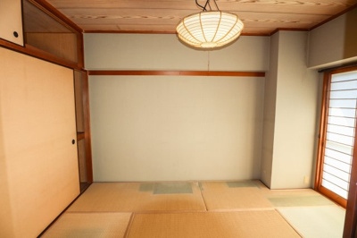 【子供部屋】 | ローズハイツ宝塚 | リビングに面した和室　約6.0帖