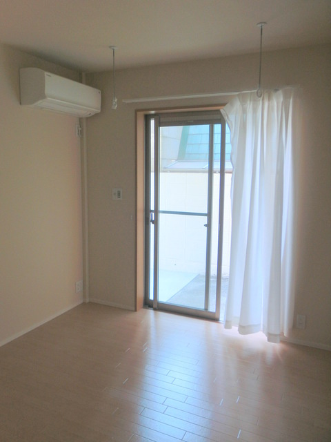 千駄ヶ谷５丁目メゾンの居間・リビング