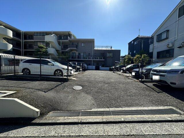 セントエミネンスの駐車場