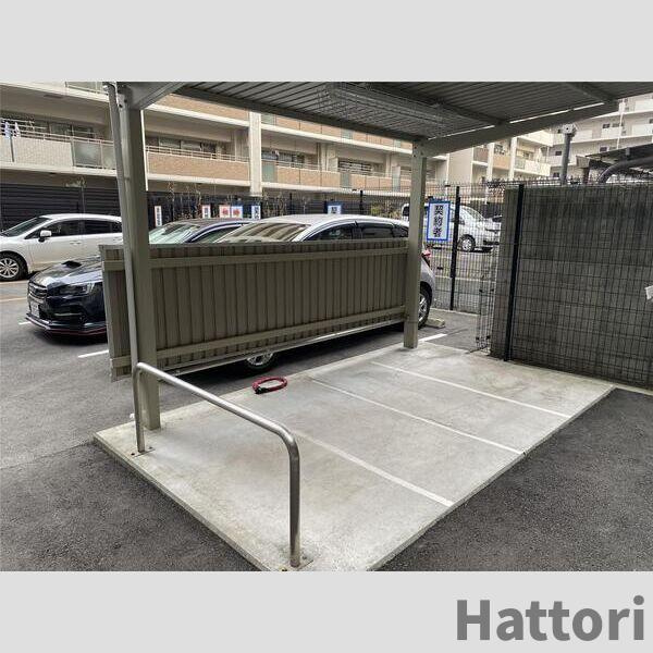 S-RESIDENCE新大阪Ridenteの駐車場