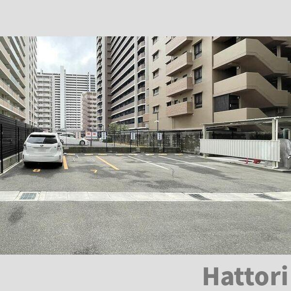 S-RESIDENCE新大阪Ridenteの駐車場