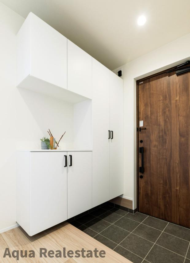 高松市鬼無町鬼無の新築一戸建のトイレ|落ち着いた色調のトイレです