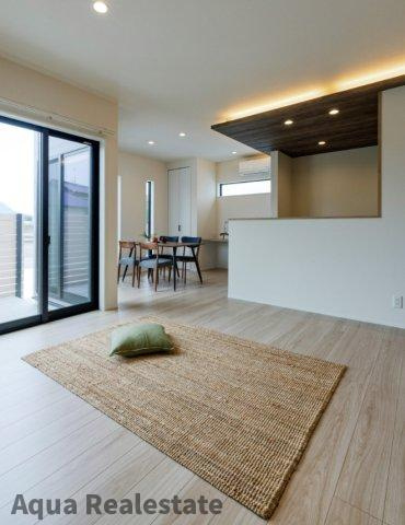 高松市鬼無町鬼無　未入居モデルハウスの居間・リビング|ゆったり過ごせるリビングです