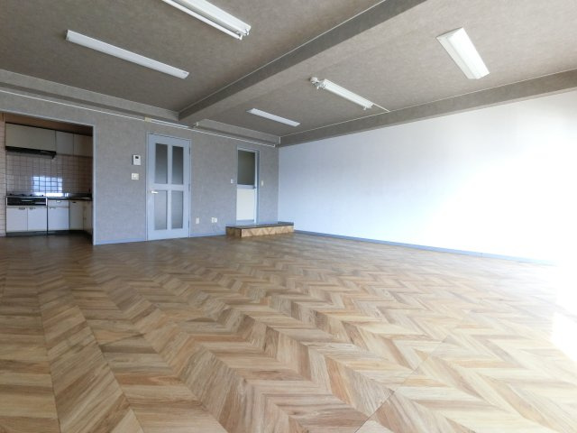 三和ビルの居間・リビング