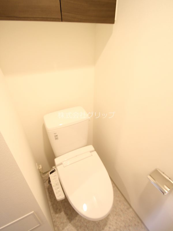 横浜市南区高根町３丁目の賃貸マンションのトイレ