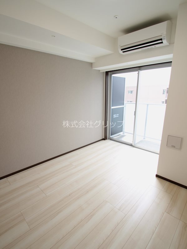 横浜市南区高根町３丁目の賃貸マンションの洋室