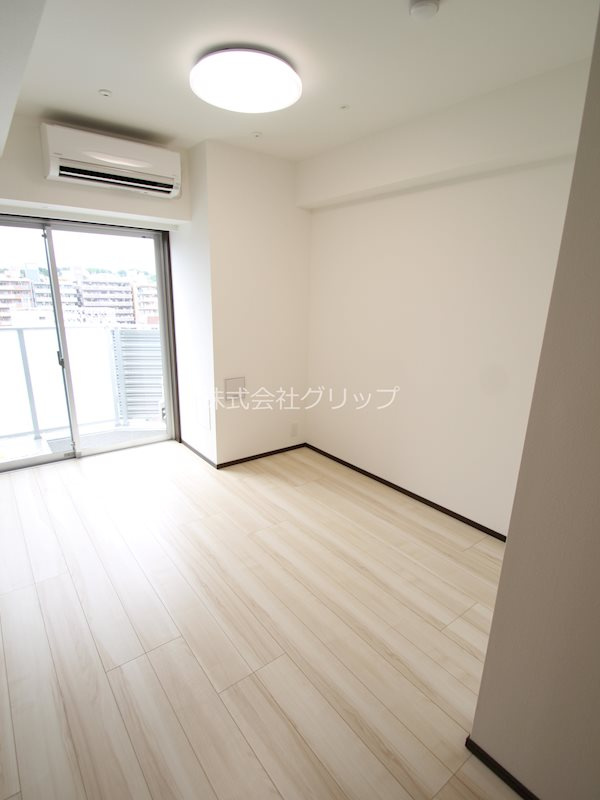 横浜市南区高根町３丁目の賃貸マンションの洋室