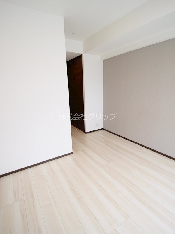 横浜市南区高根町３丁目の賃貸マンションの洋室