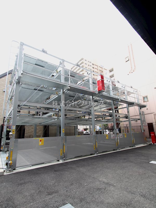 横浜市南区高根町３丁目の賃貸マンションの駐車場