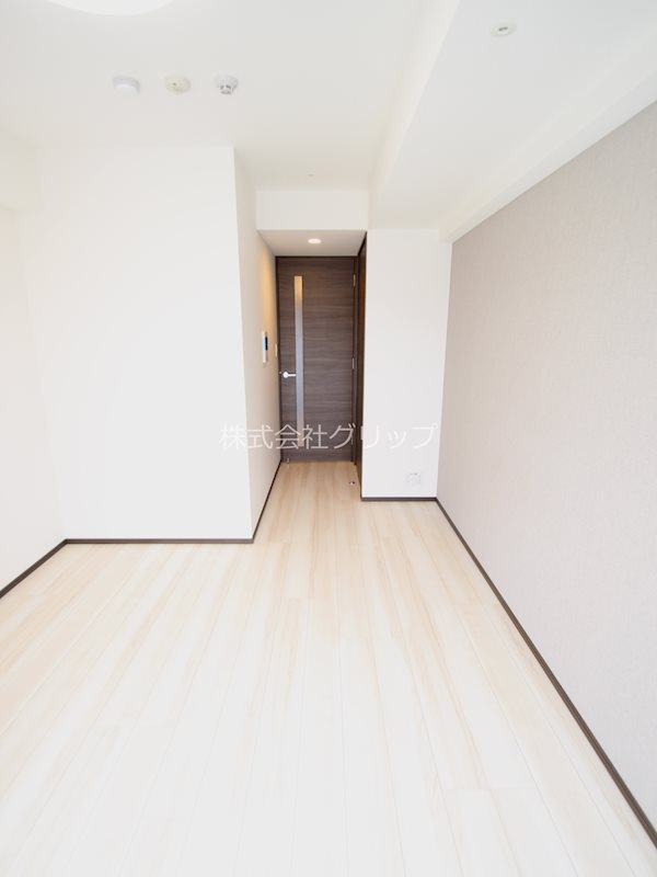 横浜市南区高根町３丁目の賃貸マンションの居間・リビング