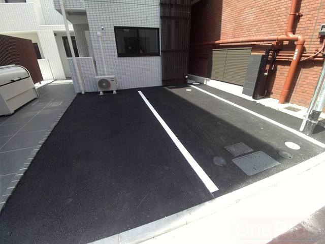 グランメール芦屋南宮町の駐車場