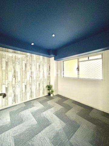 エンゼルハイム新小岩の寝室|【寝室】心と体をゆったりと安らげる主寝室。寝室のゆとりが大きい分だけ、暮らしの安らぎは深まります。一日の疲れを癒すだけでなく、ご夫婦の親密な語らいを紡ぎ出します