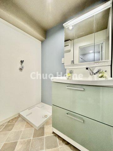 エンゼルハイム新小岩のランドリースペース|【ランドリースペース】担当者がスケールを持ち歩いておりますので、ご見学時には現在お使いの洗濯機などがきちんと収まるかなどもチェックして下さい。見学前に測っておくと非常に便利だと思います。